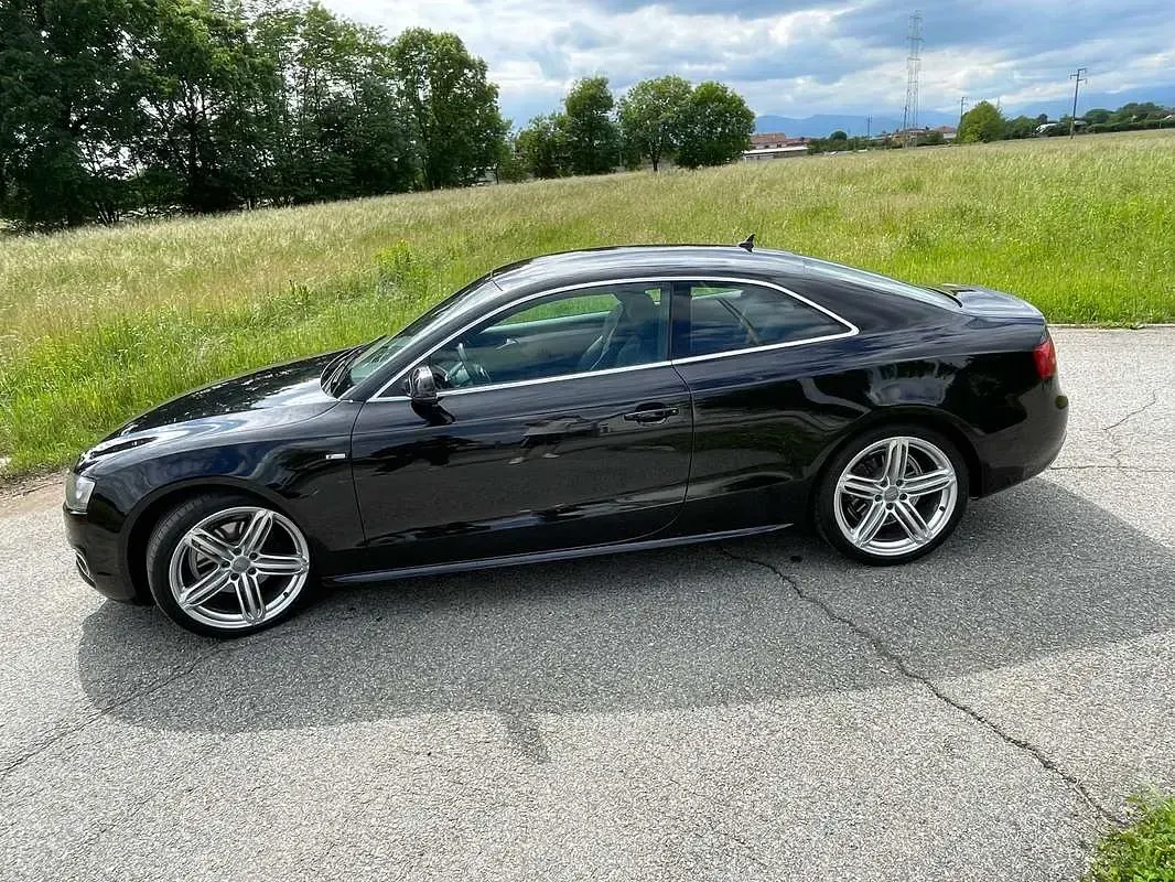 Usata Audi A5 170 CV (125 kW) 2010 Nero Coupé