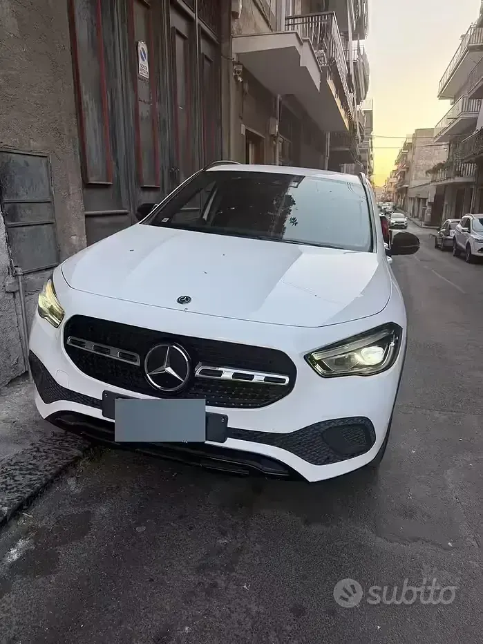 Usata Mercedes GLA200 150 CV (110 kW) 2020 Bianco SUV