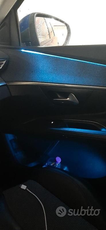 Usata Peugeot 3008 2018 Blu SUV