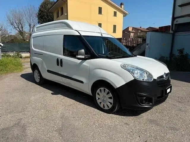 Usata Opel Combo 105 CV (77 kW) 2018 Bianco Monovolume