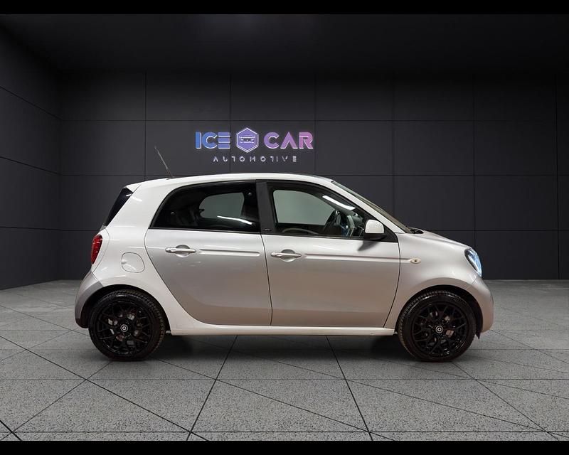 Usata Smart ForFour Prime 71 CV (52 kW) 2015 Argento Utilitaria