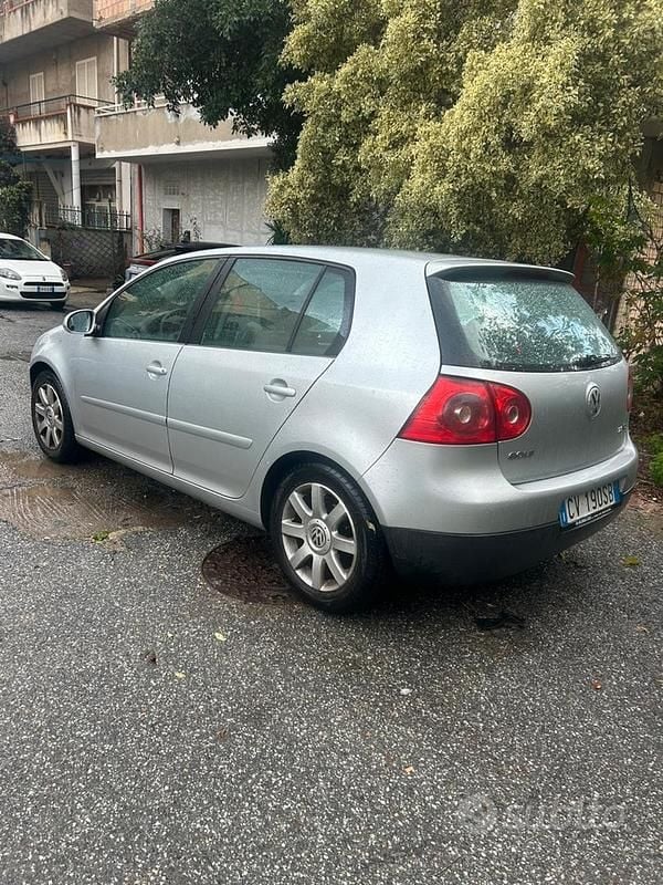 Usata VW Golf IV Sportline 140 CV (102 kW) 2005 Grigio Berlina