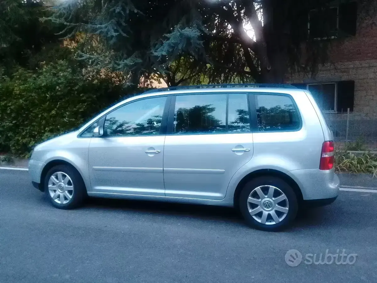 Usata VW Touran 105 CV (77 kW) 2005 Grigio Monovolume