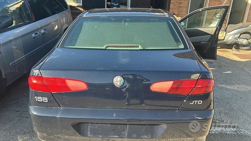 Usata Alfa Romeo 166 150 CV (110 kW) 2002 Berlina