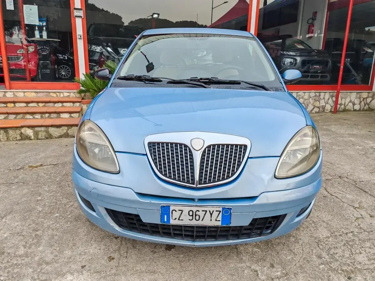 Usata Lancia Ypsilon 69 CV (50 kW) 2006 Blu Utilitaria