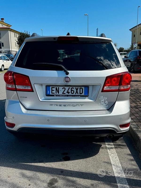 Usata Fiat Freemont 170 CV (125 kW) 2013 Grigio SUV
