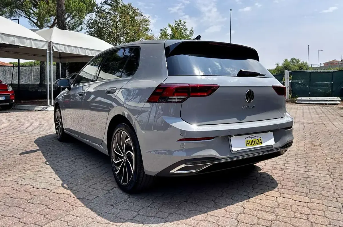 Usata VW Golf VIII Style 150 CV (110 kW) 2022 Grigio Berlina