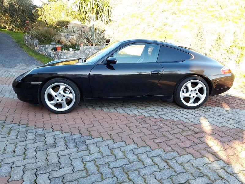 Usata Porsche 911 Carrera 4 300 CV (220 kW) 1998 Nero Coupé