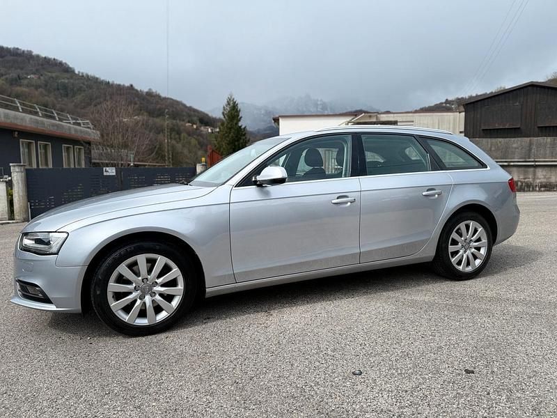 Käytetty Audi A4 Business 150 HP (110 kW) 2015 Hopea Farmari