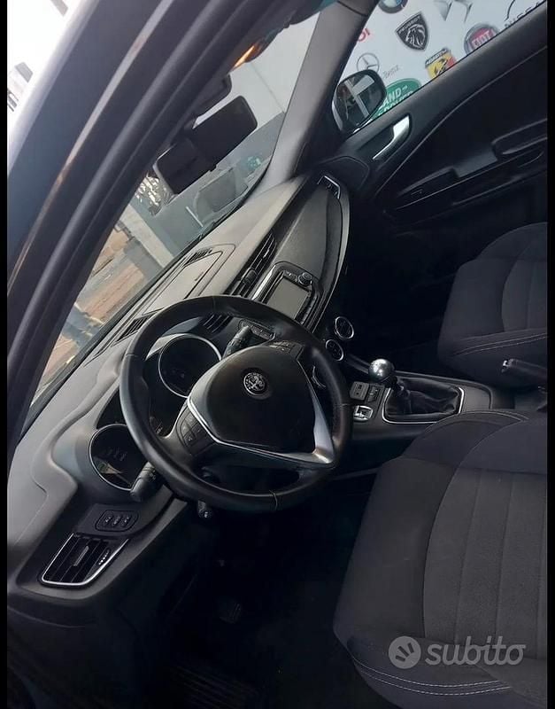 Usata Alfa Romeo Giulietta 120 CV (88 kW) 2017 Nero Utilitaria