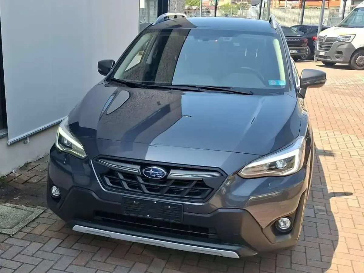 Usata Subaru XV 114 CV (83 kW) 2023 Grigio londra SUV