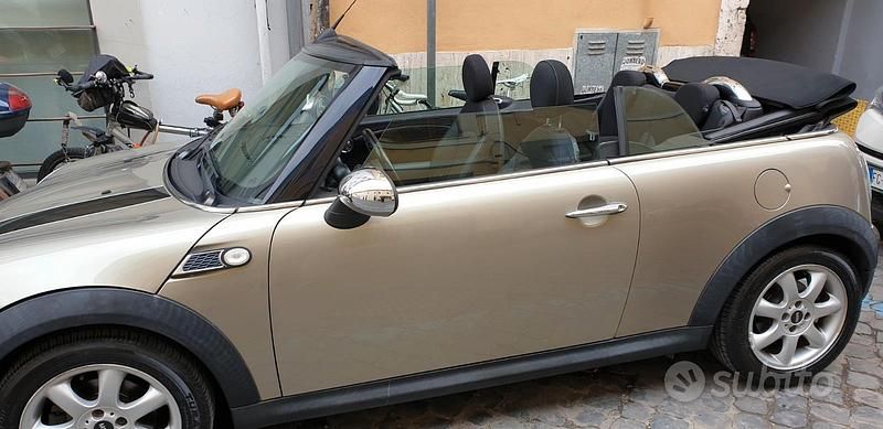 Usata Mini Cooper Cabriolet 120 CV (88 kW) 2009 Verde Cabrio