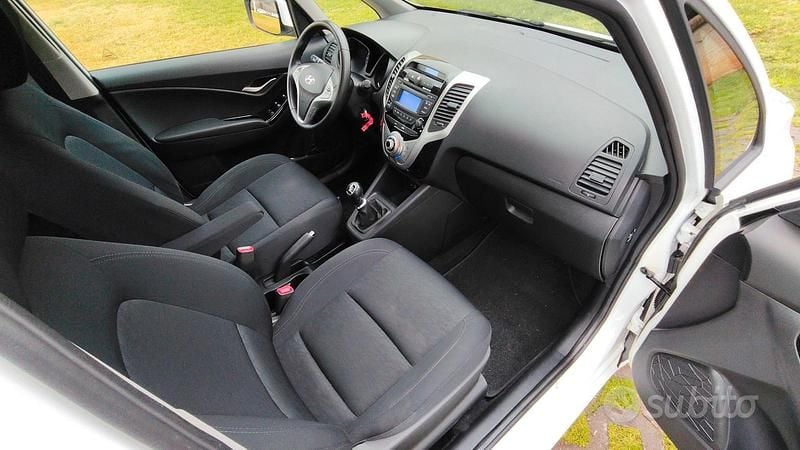 Usata Hyundai ix20 Comfort 90 CV (66 kW) 2016 Bianco Utilitaria