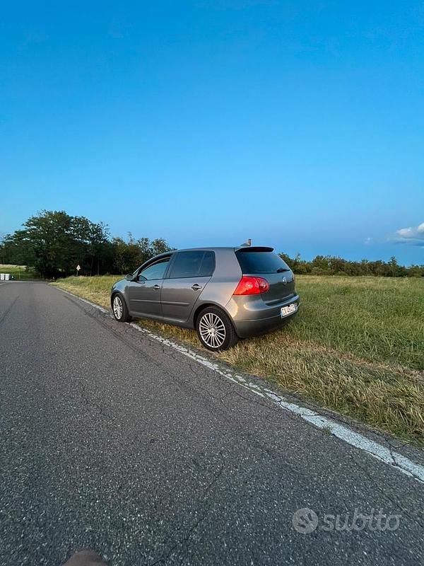 Usata VW Golf V 115 CV (84 kW) 2006 Utilitaria