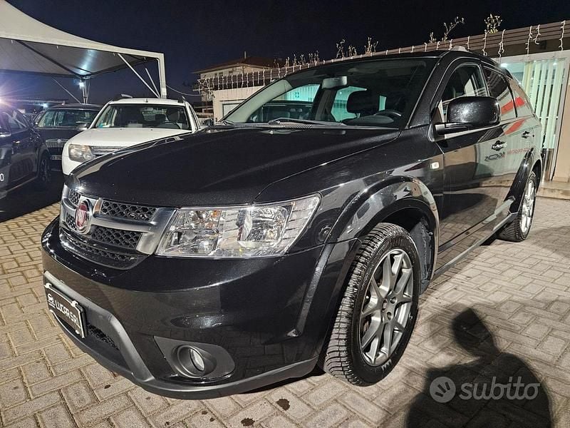 Usata Fiat Freemont Cross 140 CV (102 kW) 2015 Nero SUV