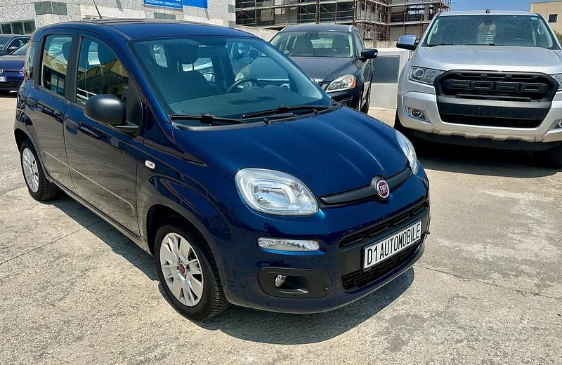 Usata Fiat Panda Pop 69 CV (50 kW) 2017 Blu Berlina