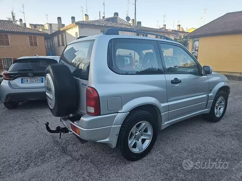 Usata Suzuki Vitara 109 CV (80 kW) 2003 Grigio SUV