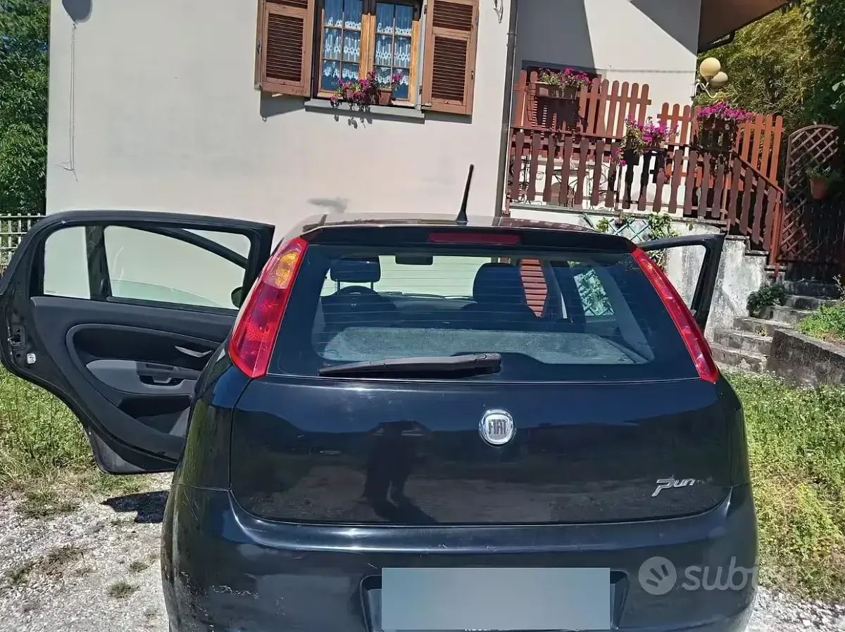 Usata Fiat Grande Punto 90 CV (66 kW) 2008 Nero Utilitaria