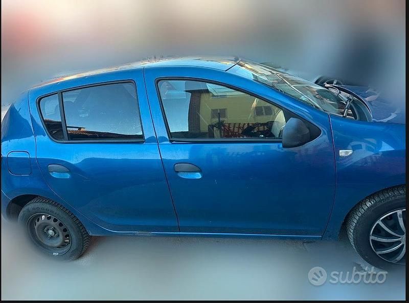 Usata Dacia Sandero 75 CV (55 kW) 2013 Blu Berlina