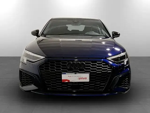 Usata Audi A3 Ambiente 150 CV (110 kW) 2023 Blu navarra metallizzato Berlina
