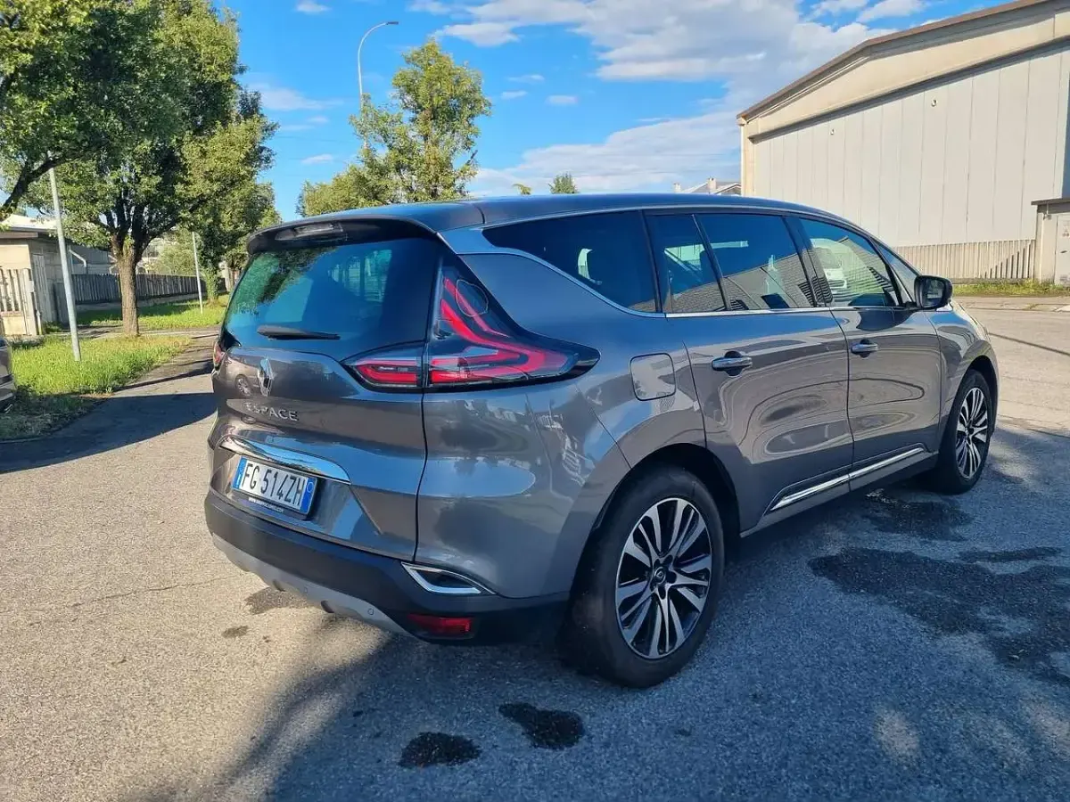 Usata Renault Espace 160 CV (117 kW) 2017 Grigio Monovolume
