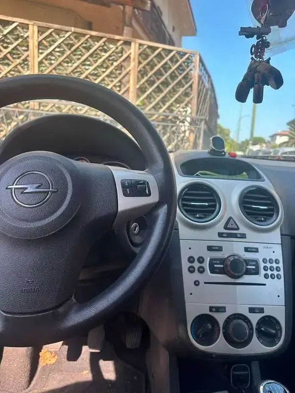 Usata Opel Corsa Club 80 CV (58 kW) 2006 Blu/azzurro Utilitaria