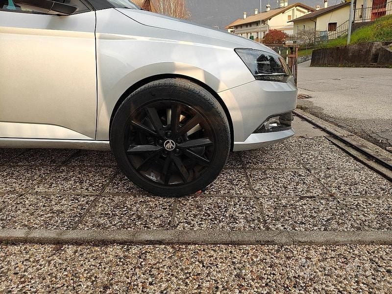 Usata Skoda Fabia 75 CV (55 kW) 2016 Grigio Berlina