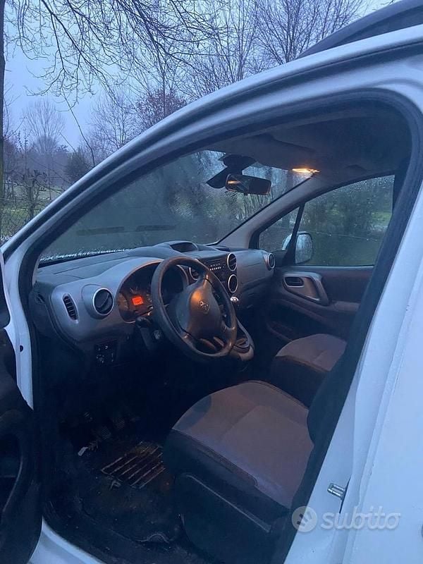 Usata Peugeot Partner Tepee 90 CV (66 kW) 2015 Monovolume