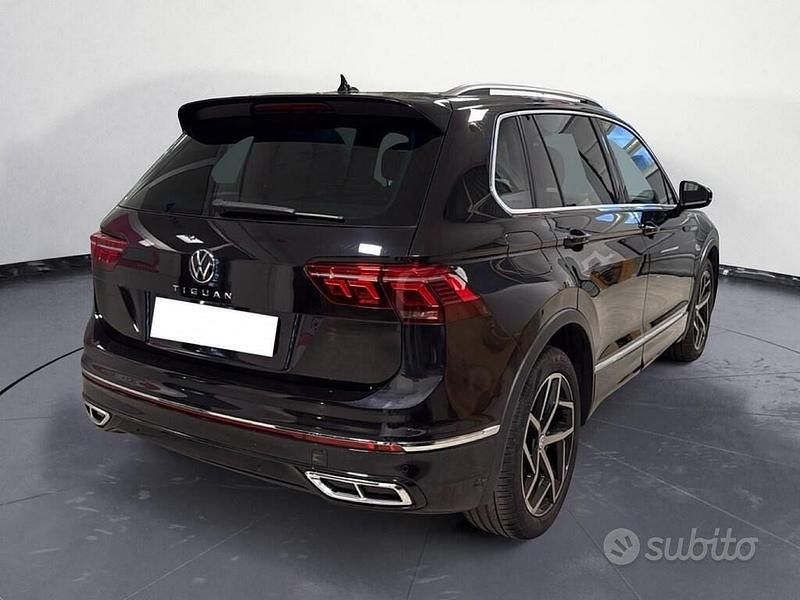 Usata VW Tiguan R-line 150 CV (110 kW) 2023 Nero SUV