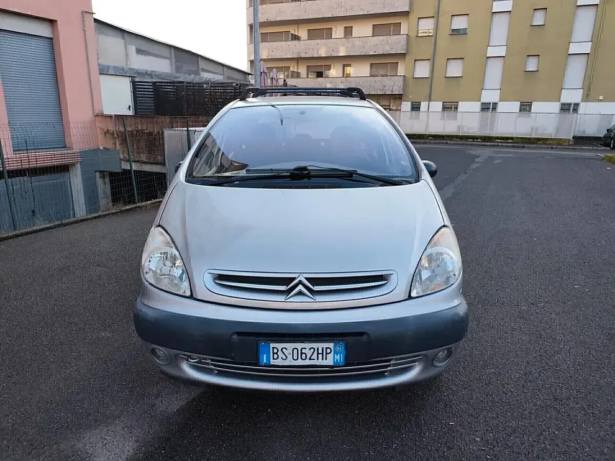 Usata Citroën Xsara Picasso 116 CV (85 kW) 2001 Argento Monovolume