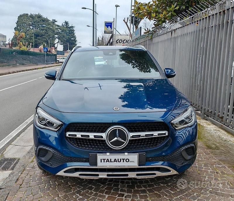 Usata Mercedes GLA200 150 CV (110 kW) 2022 Blu SUV