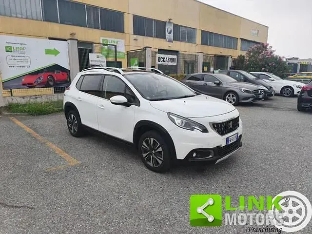 Usata Peugeot 2008 Allure 83 CV (61 kW) 2019 Bianco SUV