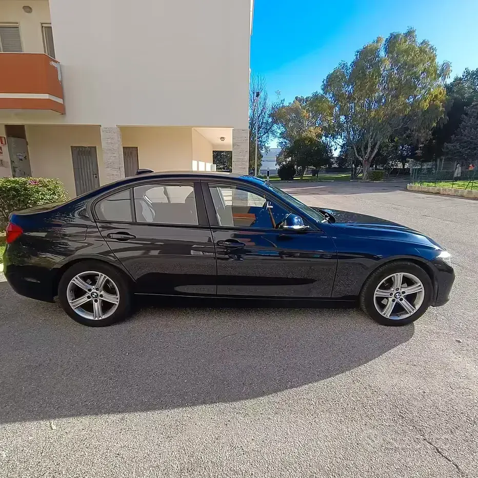 Usata BMW 316 Advantage 116 CV (85 kW) 2016 Bluazzurro Berlina