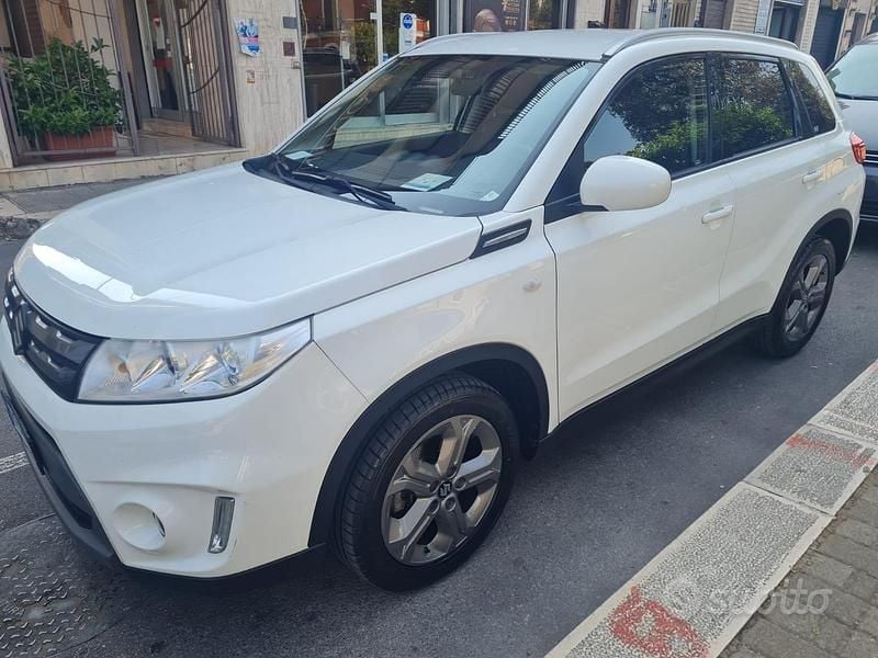 Usata Suzuki Vitara Cool 120 CV (88 kW) 2018 Bianco SUV