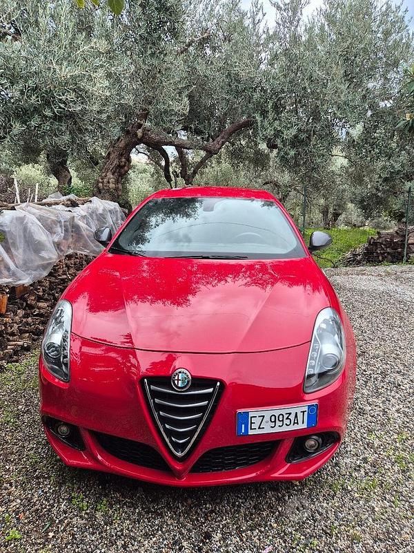 Usata 2014 Alfa Romeo Giulietta Sprint Tre volumi | 10.000 € (Molto cara) - Immagine 1/4