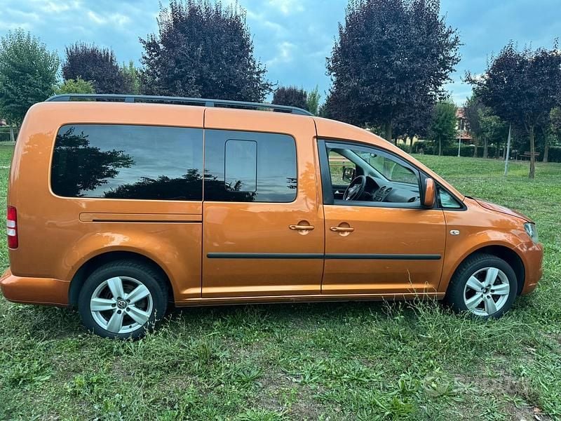 Begagnad VW Caddy 140 HK (102 kW) 2014 Brun Minibuss