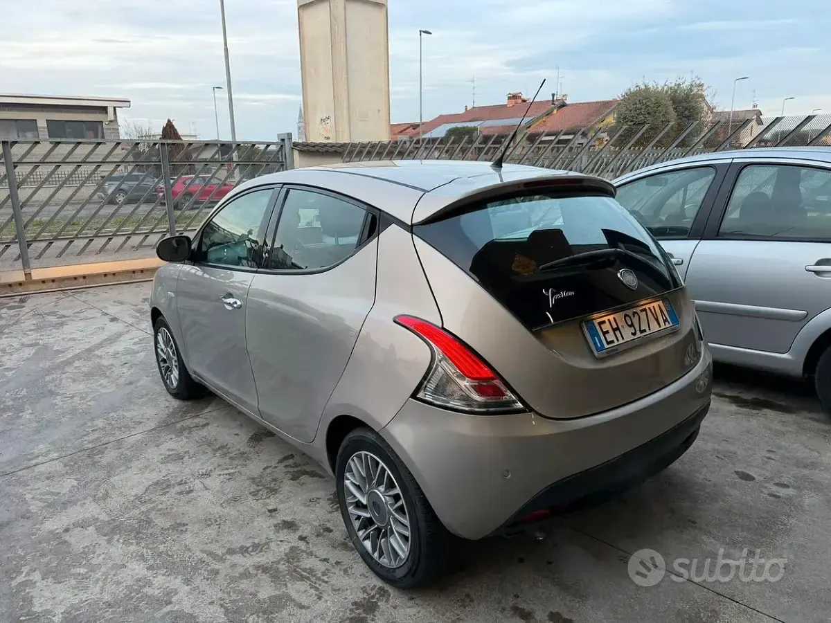 Usata Lancia Ypsilon S 95 CV (69 kW) 2011 Marrone Utilitaria