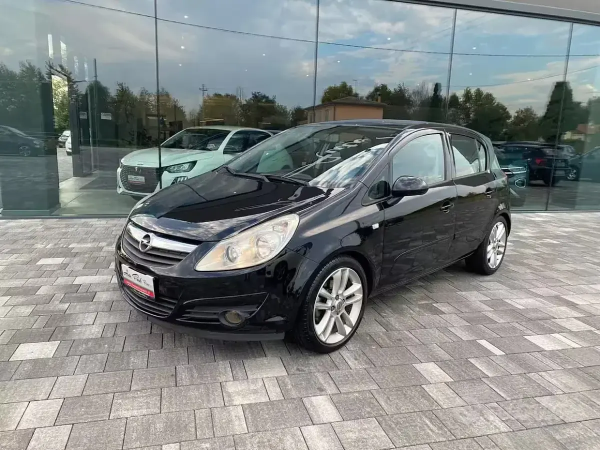 Usata Opel Corsa Cosmo 90 CV (66 kW) 2007 Nero Utilitaria