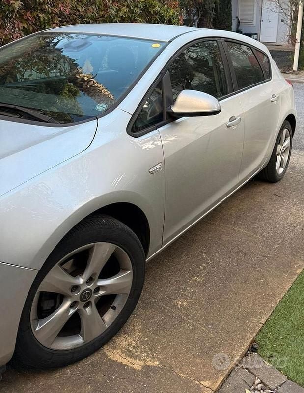 Usata Opel Astra 2010 Grigio Berlina