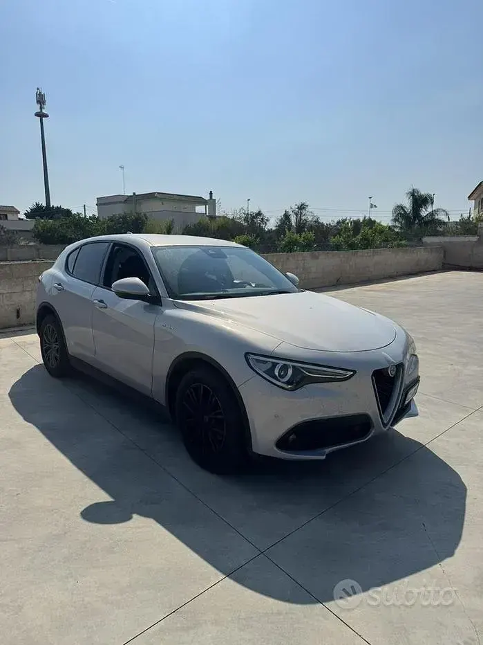 Usata Alfa Romeo Stelvio 160 CV (117 kW) 2021 Grigio SUV