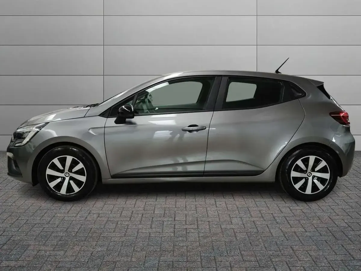 Usata Renault Clio V Techno 94 CV (69 kW) 2023 Grigio Berlina