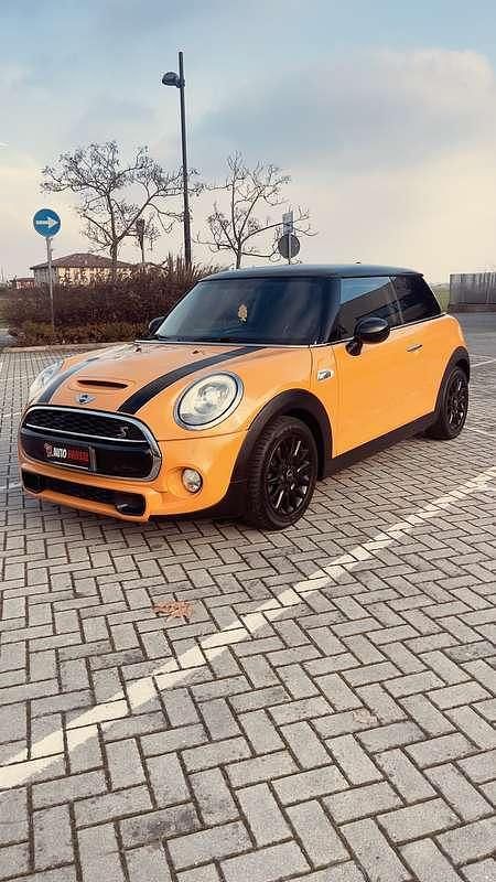 Begagnad Mini Cooper SD 170 HK (125 kW) 2015 Halvkombi
