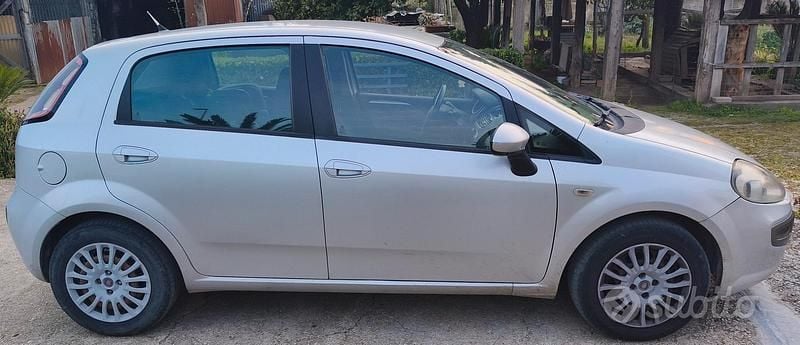 Usata Fiat Punto Evo 95 CV (69 kW) 2010 Grigio Utilitaria