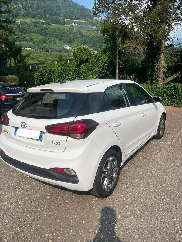 Usata Hyundai i20 Turbo 100 CV (73 kW) 2018 Bianco Berlina
