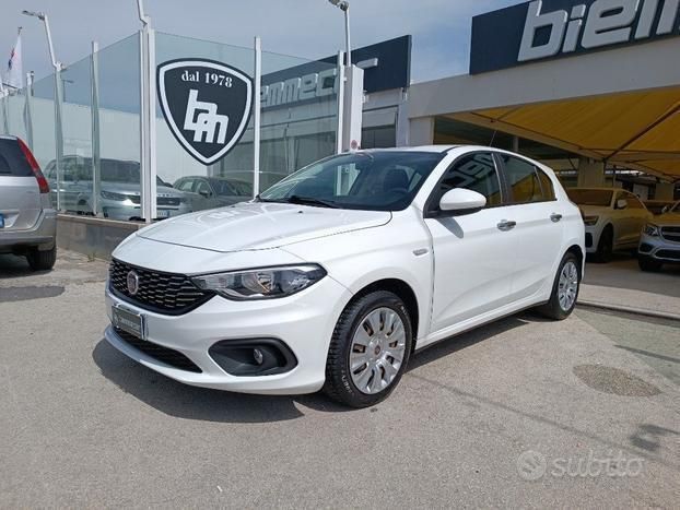 Usata Fiat Tipo Lounge 95 CV (69 kW) 2017 Bianco pastello Berlina