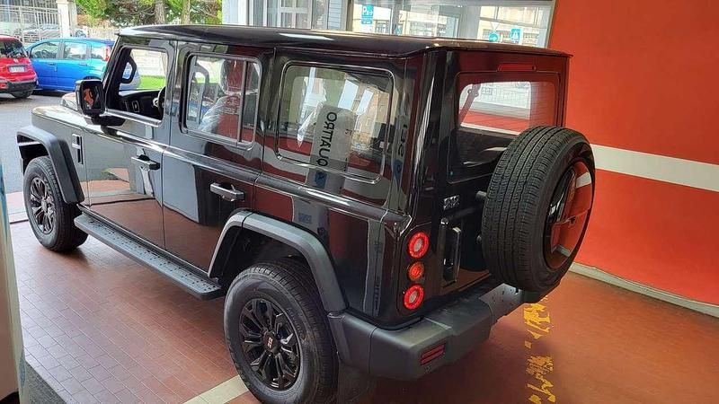 Nuova EMC 212 218 CV (160 kW) 2025 Nero SUV