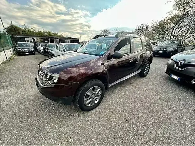 Usata Dacia Duster Lauréate 109 CV (80 kW) 2016 Marrone SUV