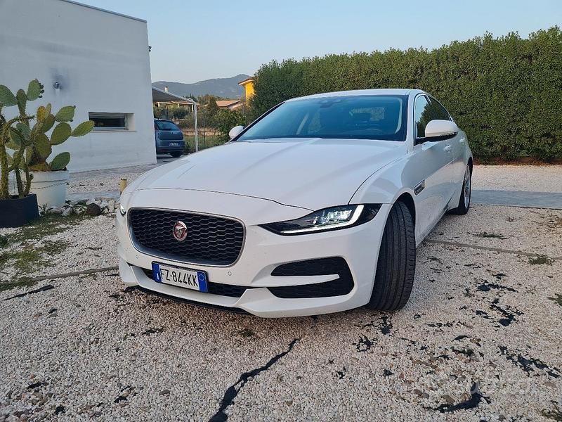 Usata Jaguar XE S 180 CV (132 kW) 2019 Bianco Berlina