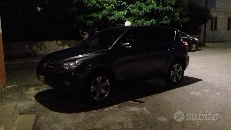 Usata Toyota RAV4 177 CV (130 kW) 2009 Grigio SUV