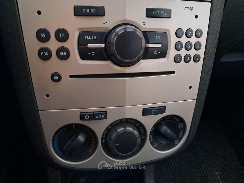 Usata Opel Corsa Enjoy 80 CV (58 kW) 2008 Grigio Berlina